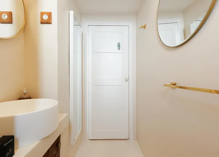 Yello Yourhosthelper *