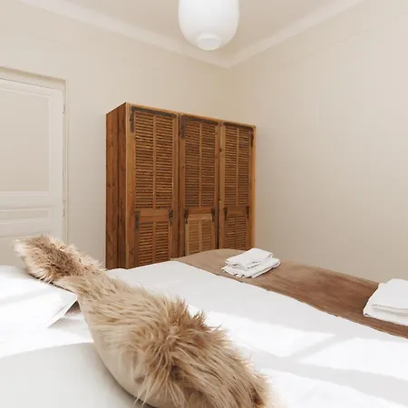 Yello Yourhosthelper Cannes