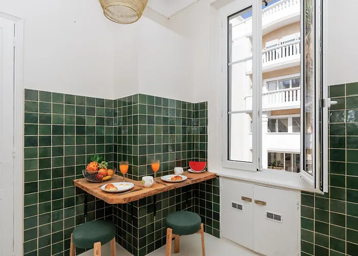 Yello Yourhosthelper * Cannes