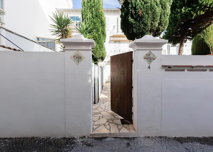 Yello Yourhosthelper