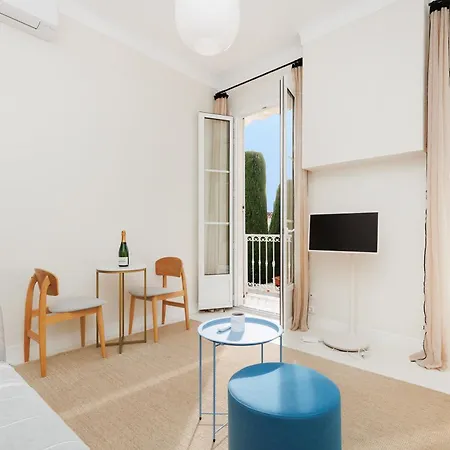 Apartment Yello Yourhosthelper *